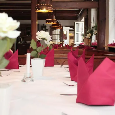 & Restaurant Lamm 3* מוסבאך
