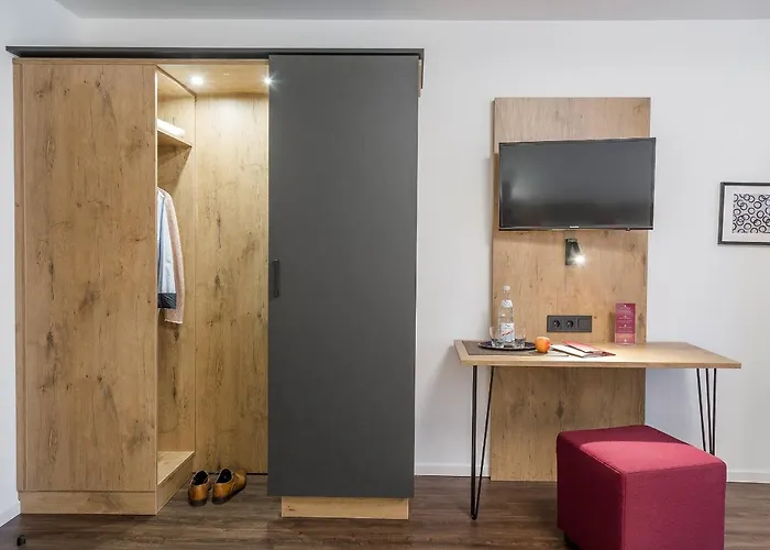 & Restaurant Lamm 3* Мосбах